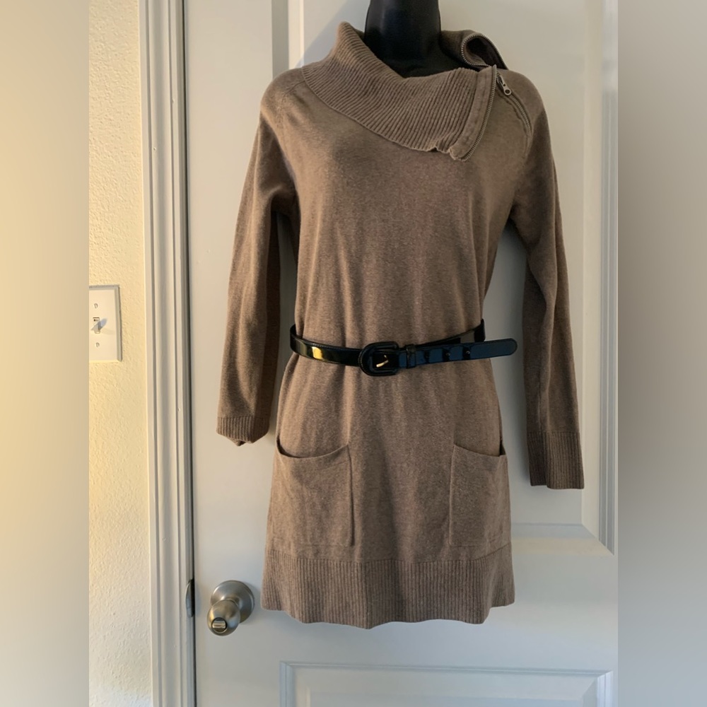 Brown sweater by Jeanne Pierre